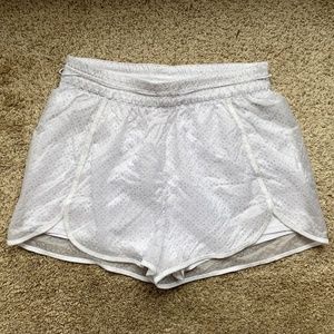 Lululemon Find Your Flock Shorts NWOT
